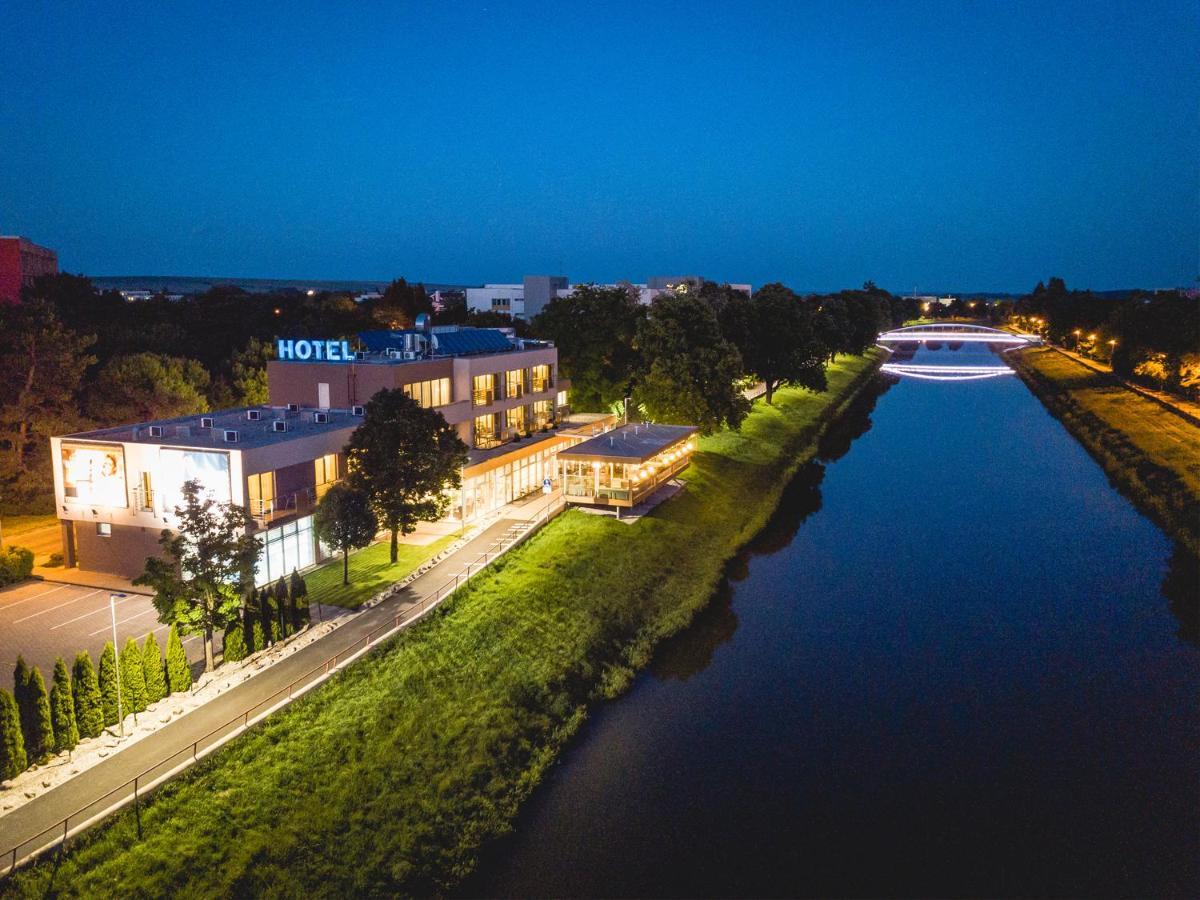 Hotel River Nitra Extérieur photo