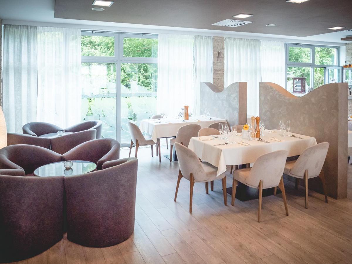 Hotel River Nitra Extérieur photo