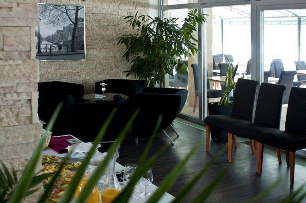 Hotel River Nitra Extérieur photo