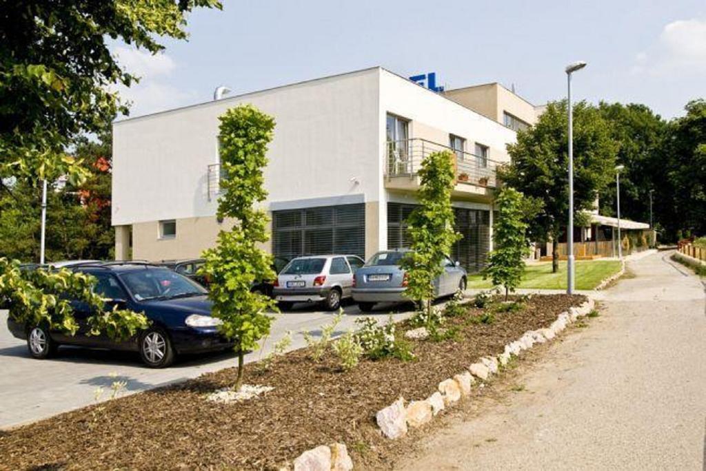 Hotel River Nitra Extérieur photo